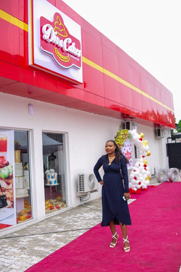 Wedding cake by Diva Cakes Port Harcourt
