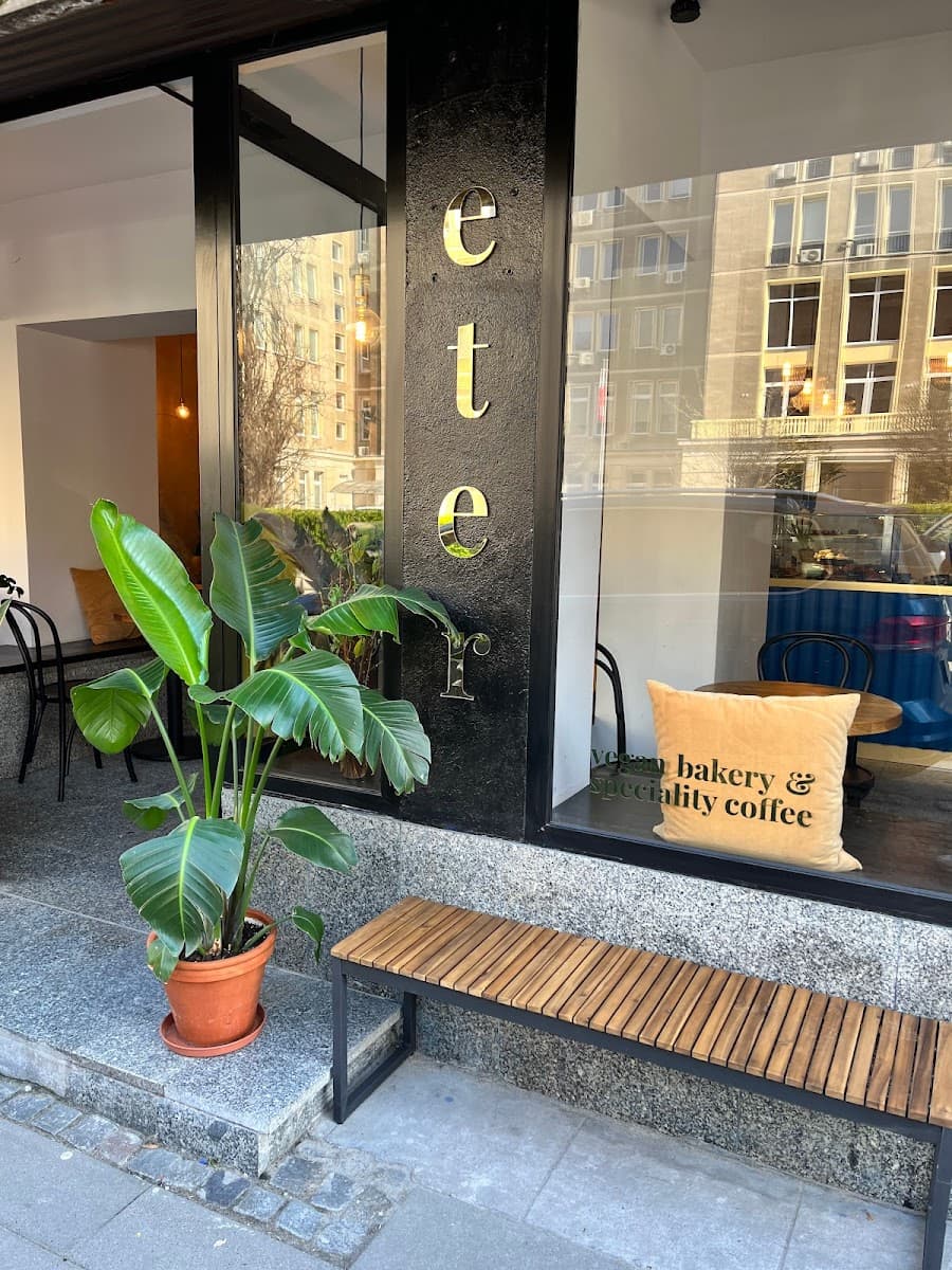 Wedding cake by eter — vegan bakery & speciality coffee