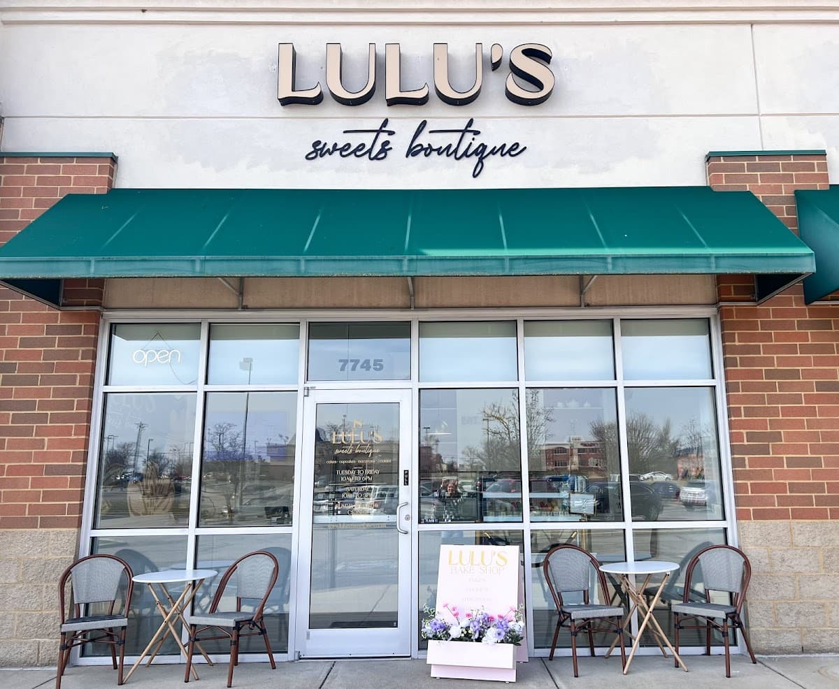 Wedding cake by Lulu's Sweets Boutique