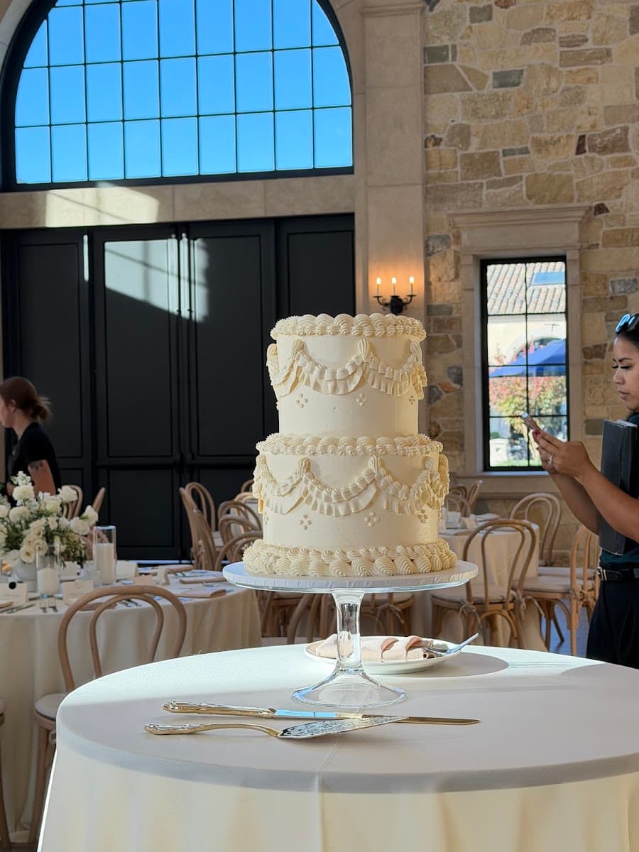 Wedding cake by Violet Cake Co.