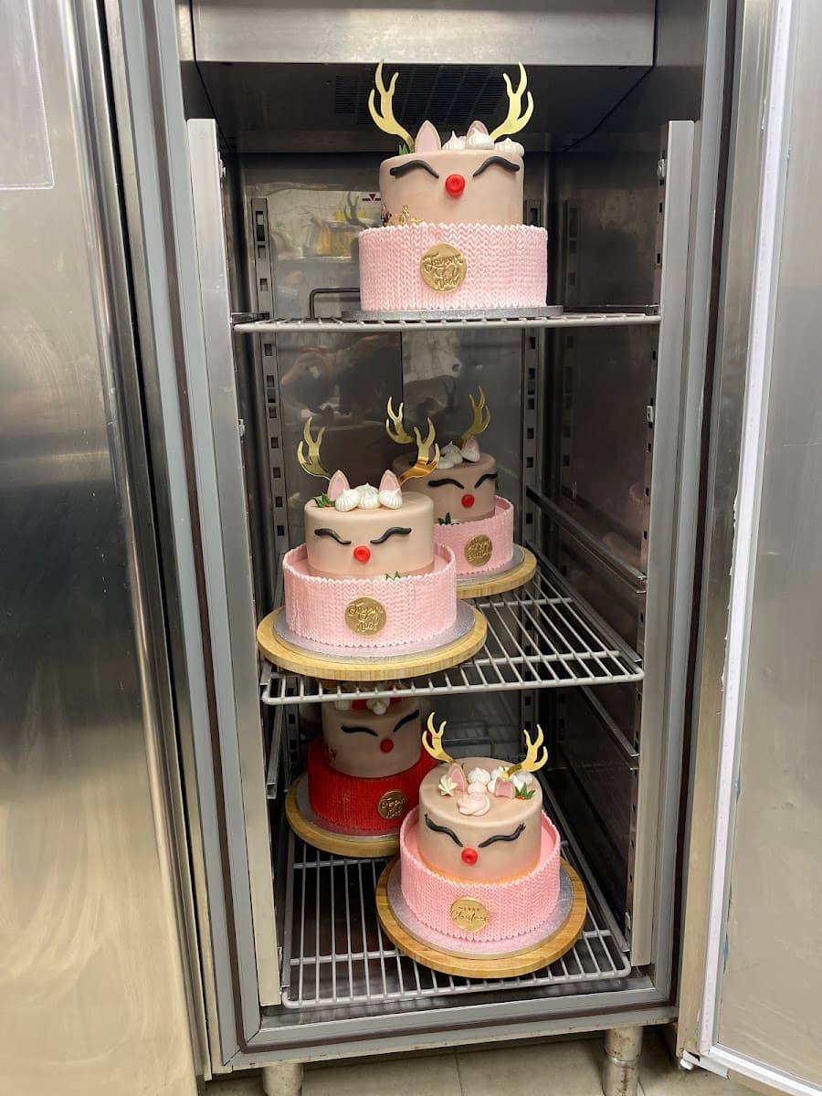 Wedding cake by Sweet and Nice
